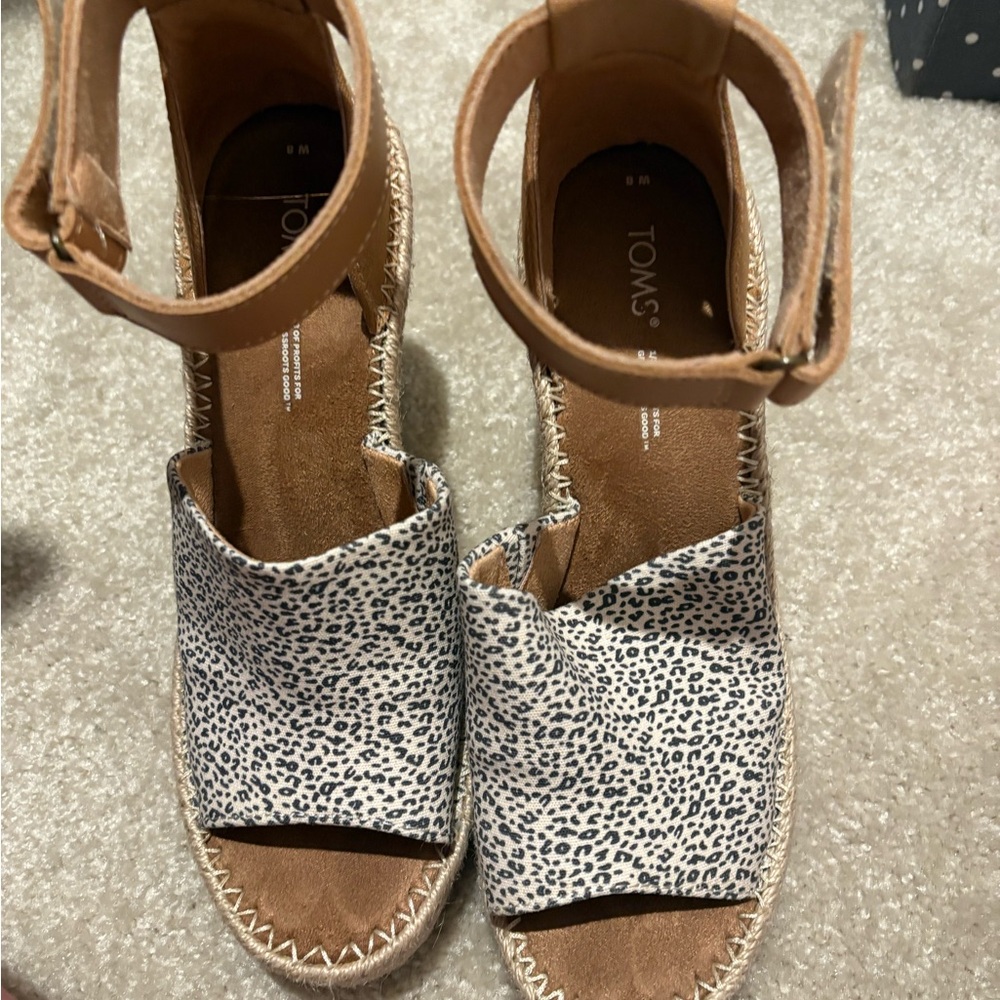Toms Black and White Espadrilles with Versatile Design
